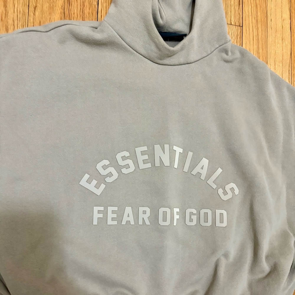 ✨ ESSENTIALS ✨ Fear Of God Beige Hoodie With Pockets Size Small Unisex - Picture 2 of 6